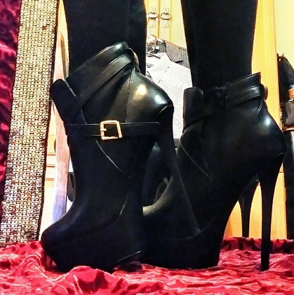STEVE MADDEN SASSSYY platform booties - Picture 3 of 4
